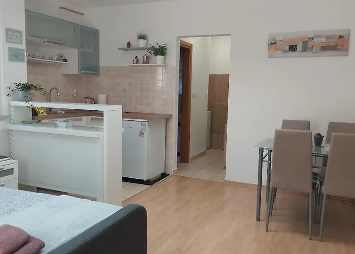 Studio 7Even Ground Floor